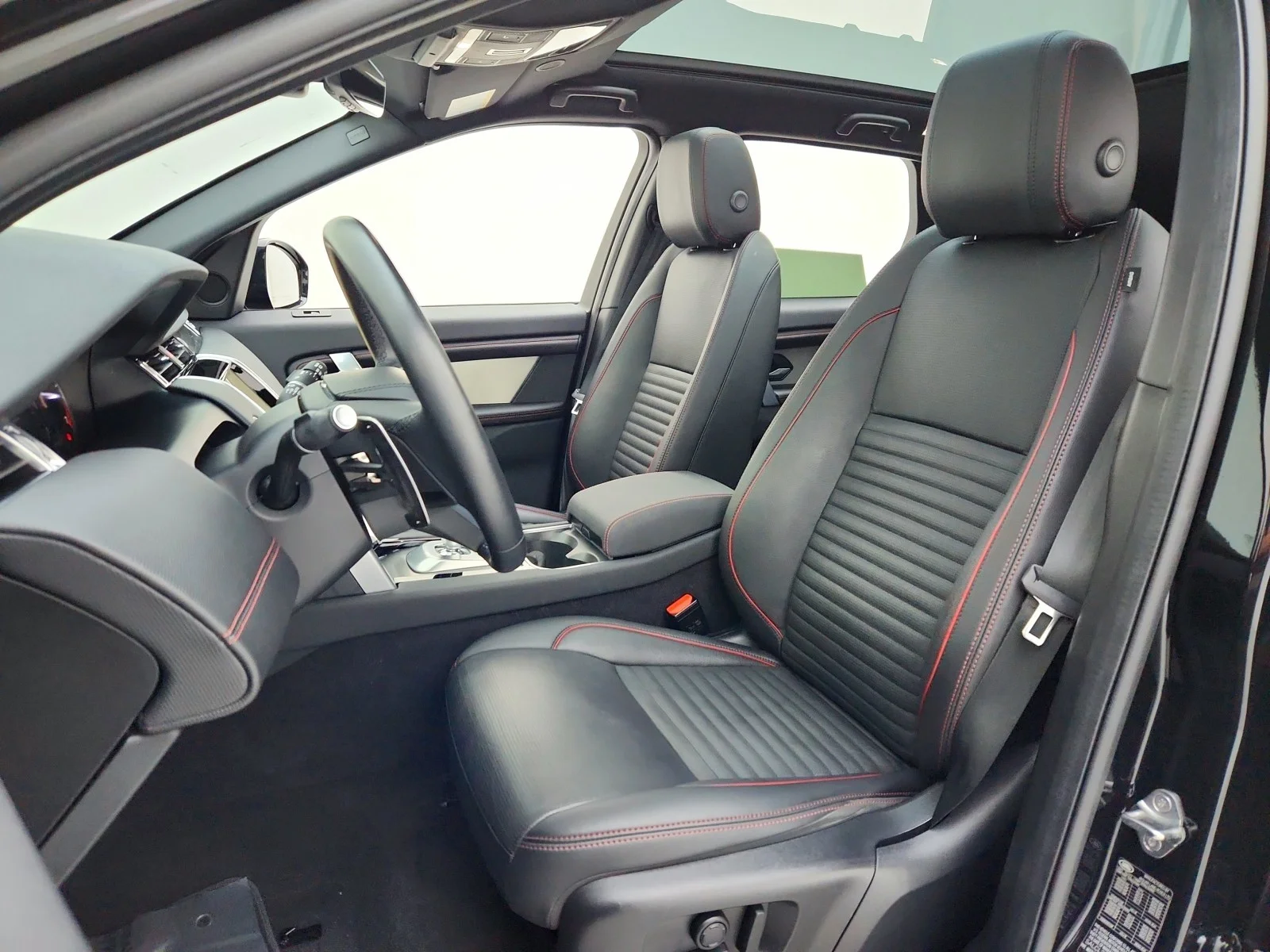 2023 Land Rover Discovery Sport SE - Photo 17