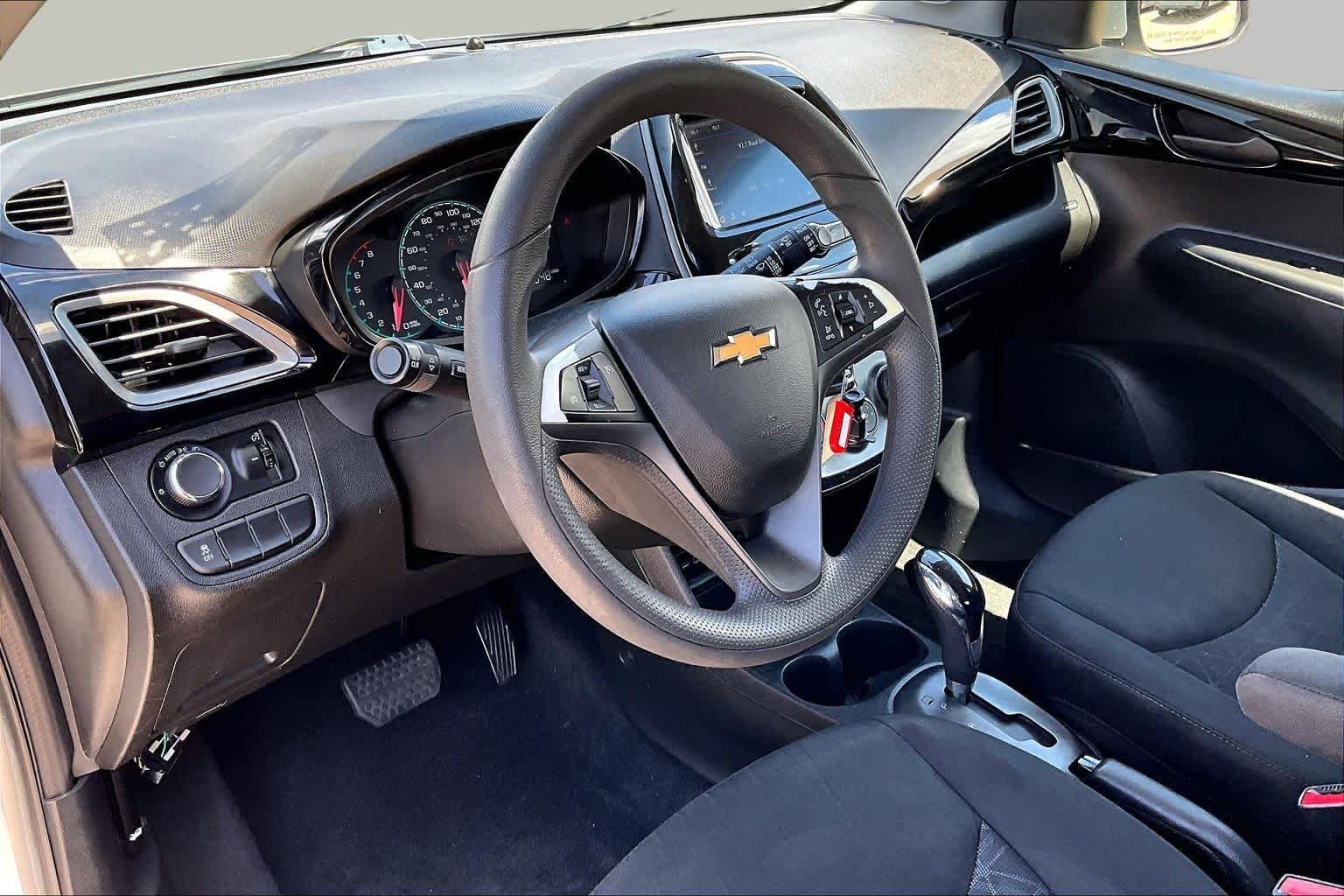 Used 2020 SILVER ICE METALLIC Chevrolet LT image 16