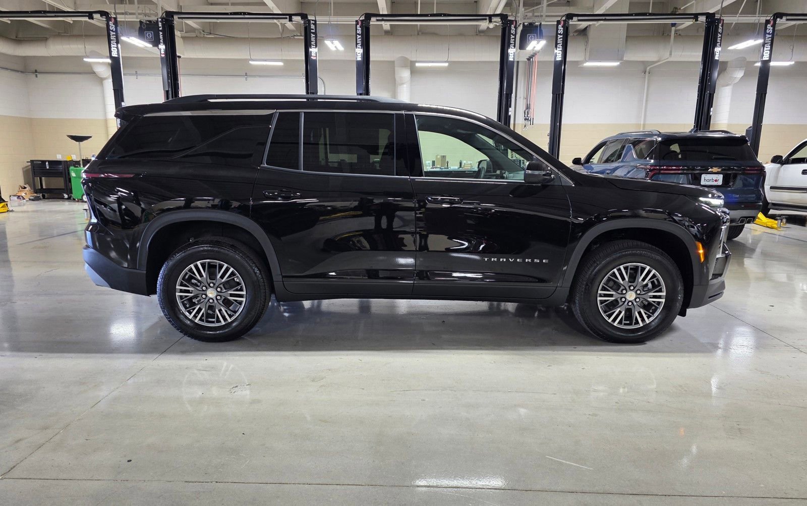 2026 Chevrolet Traverse LT - Photo 8