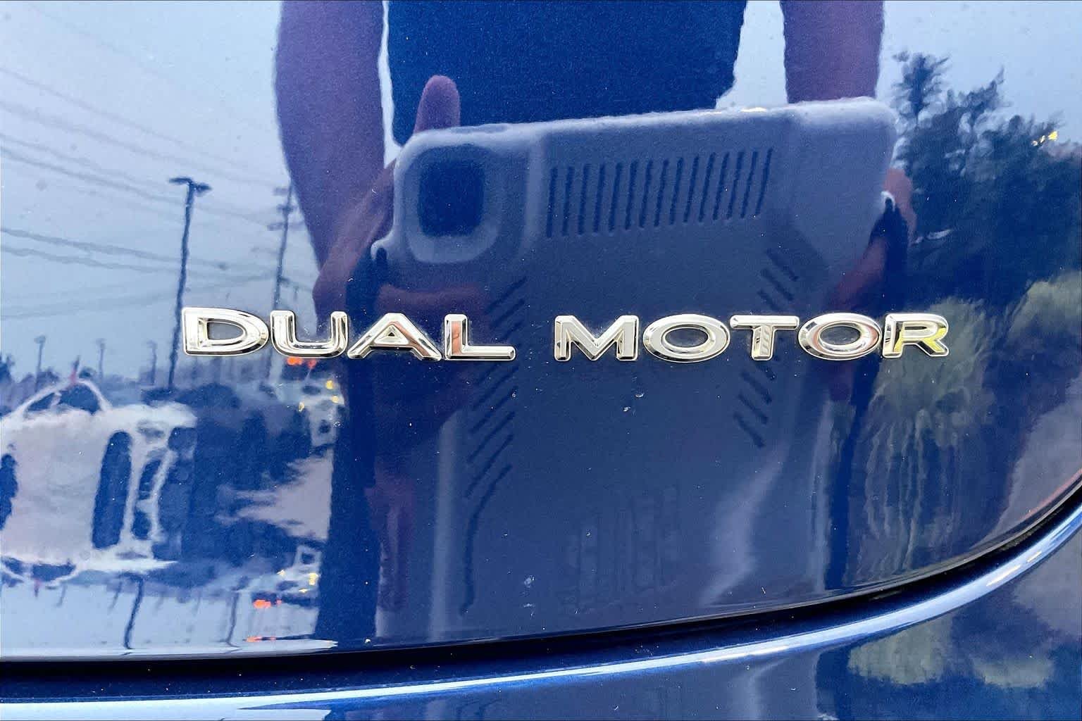 Used 2018 Deep Blue Metallic Tesla Long Range Battery image 7
