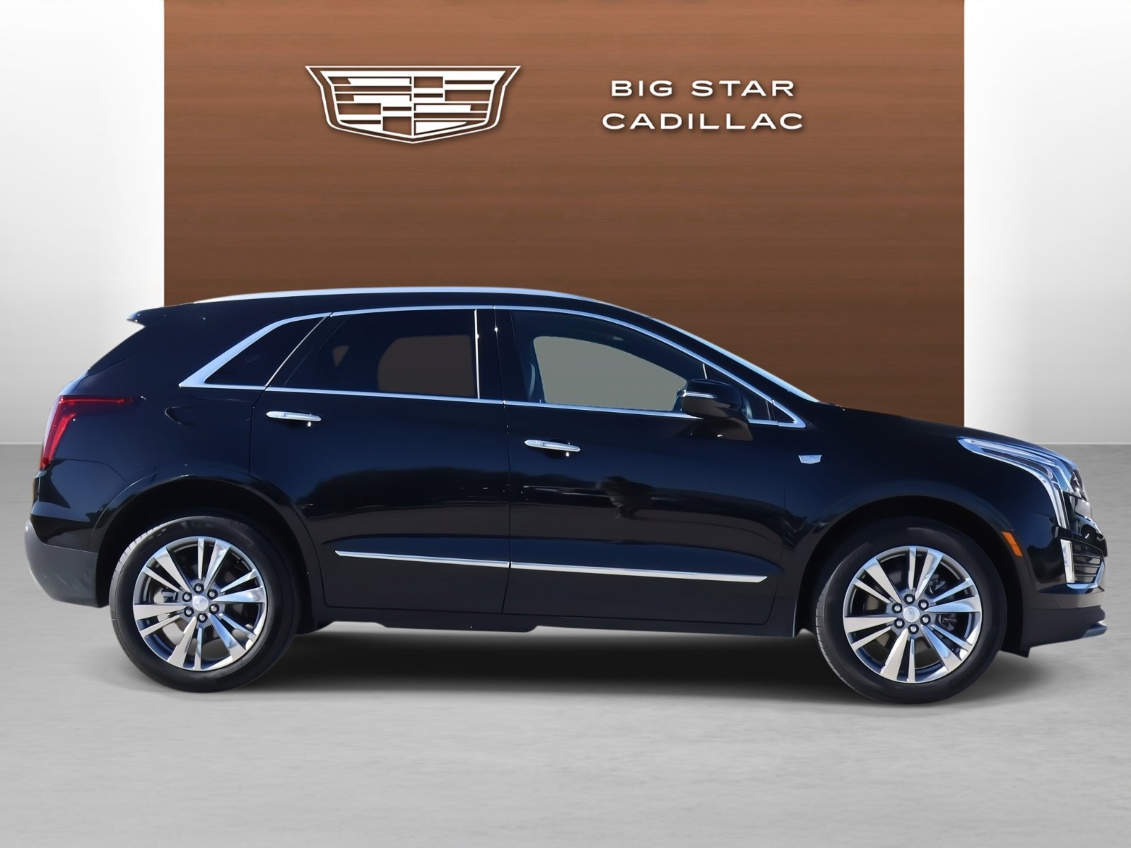Used 2025 Stellar Black Metallic Cadillac Premium Luxury image 5