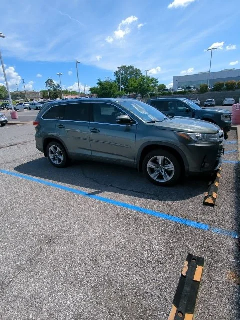Used 2019 Green Toyota Limited image 10