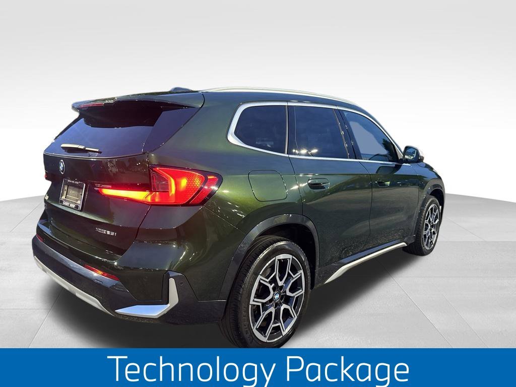 Used 2024 Green BMW xDrive28i image 3