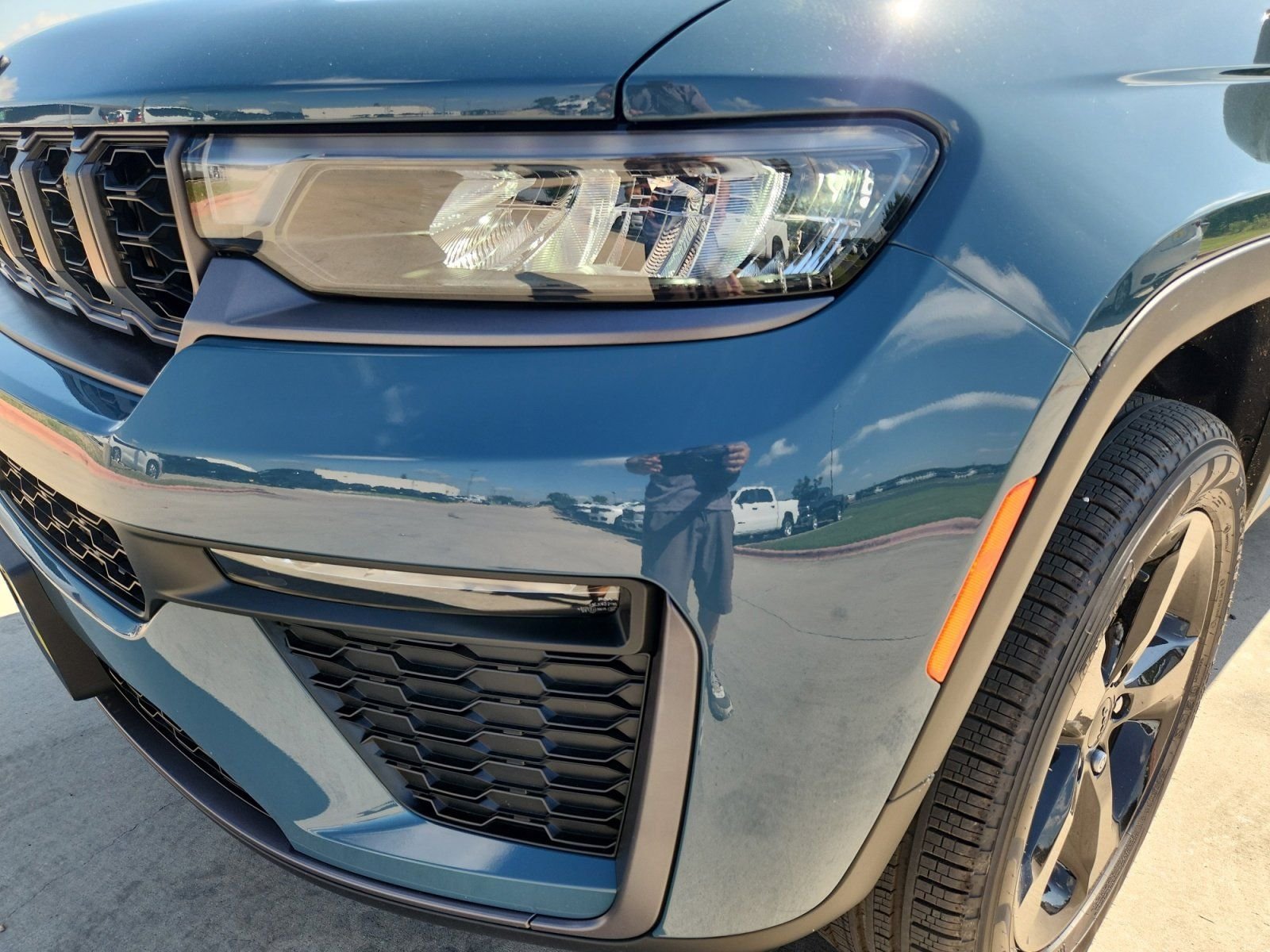 New 2026 Steel Blue Exterior Paint Jeep Limited image 9