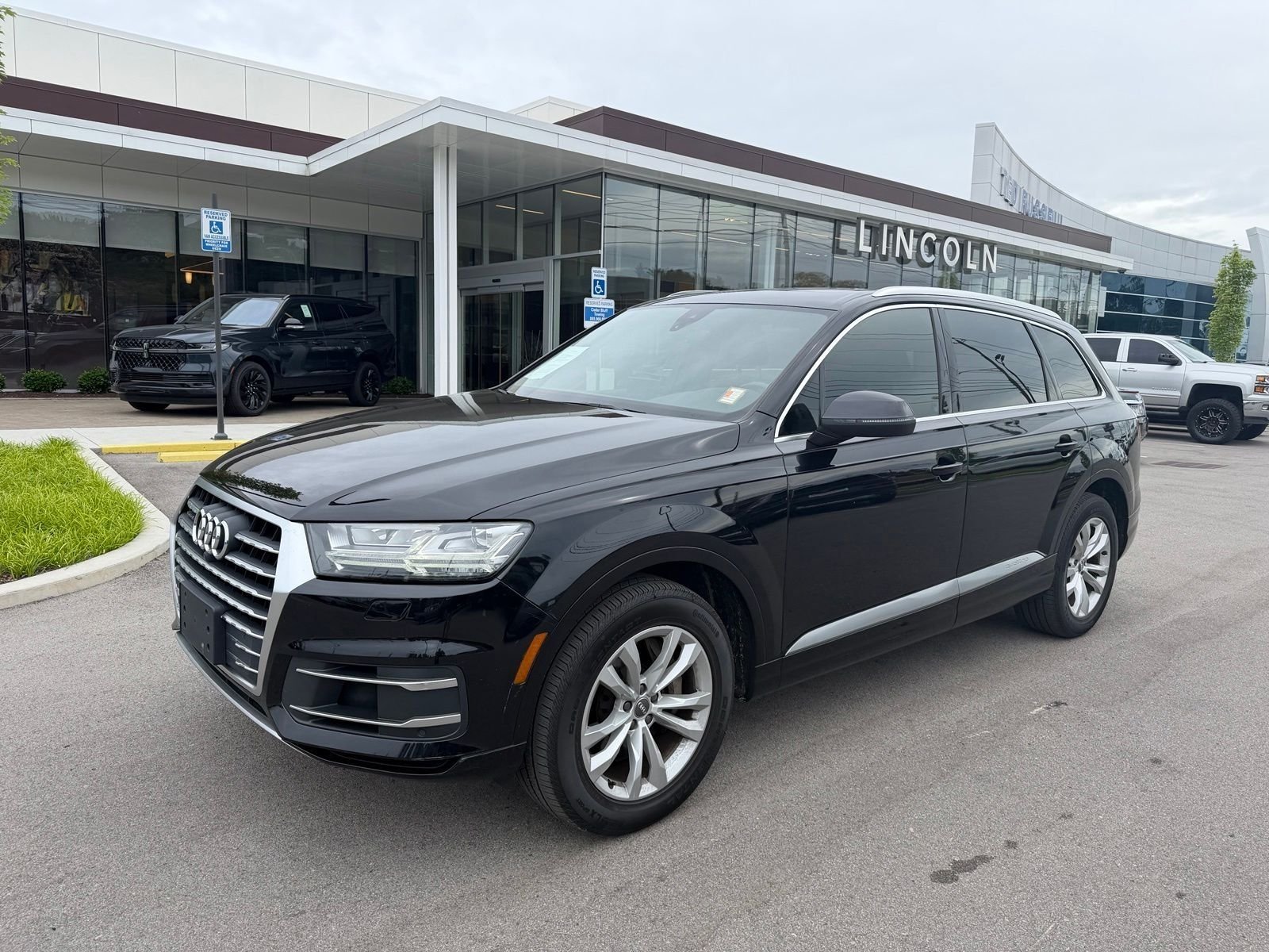 2017 Audi Q7 3.0T quattro tiptronic Premium Plus's photo