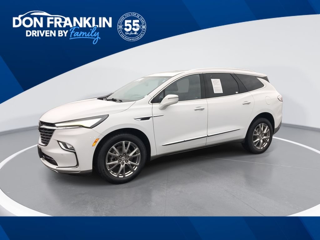 2023 Buick Enclave Essence AWD's photo
