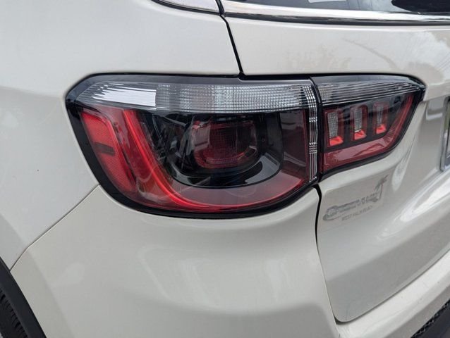 Used 2021 White Jeep Latitude image 46