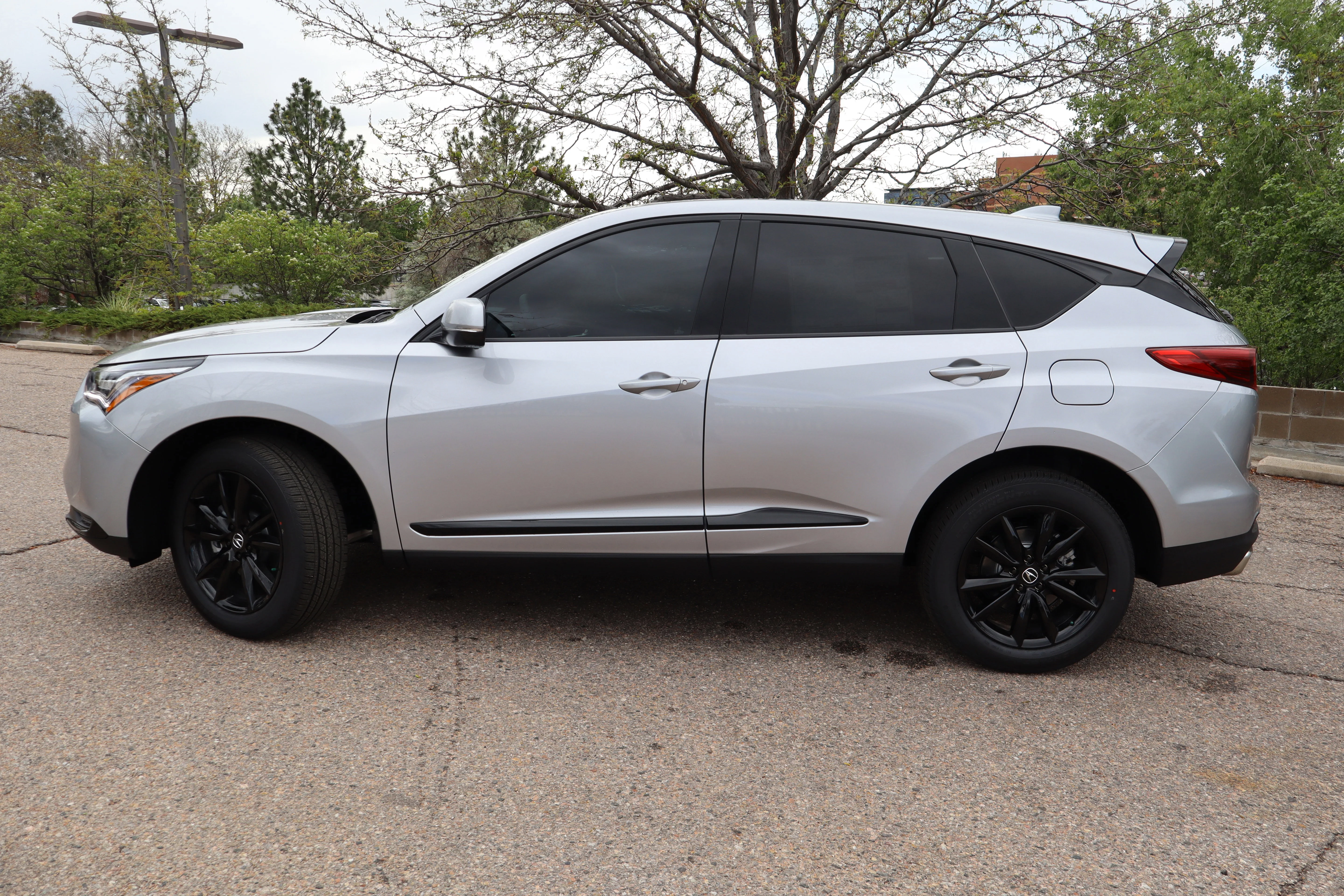 New 2026 Solar Silver Metallic Acura 4RDX image 3