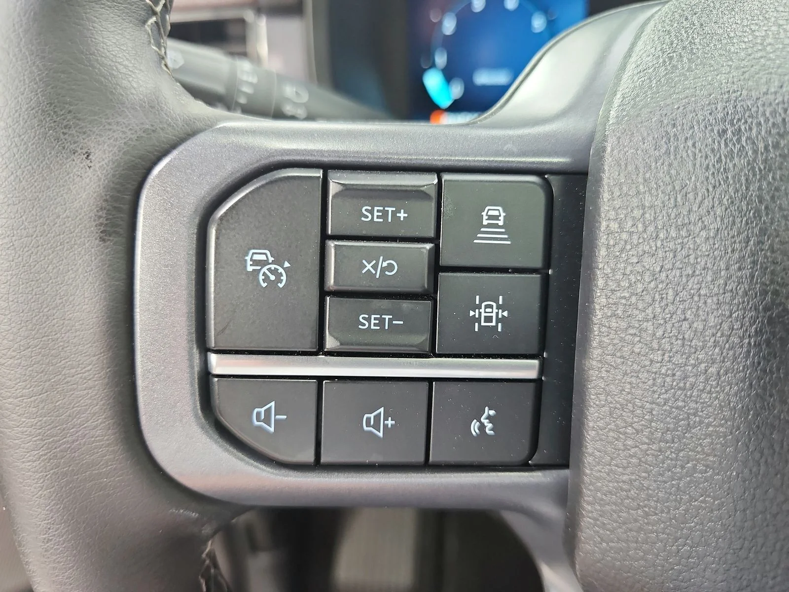 Used 2025 Red Ford Lariat image 27