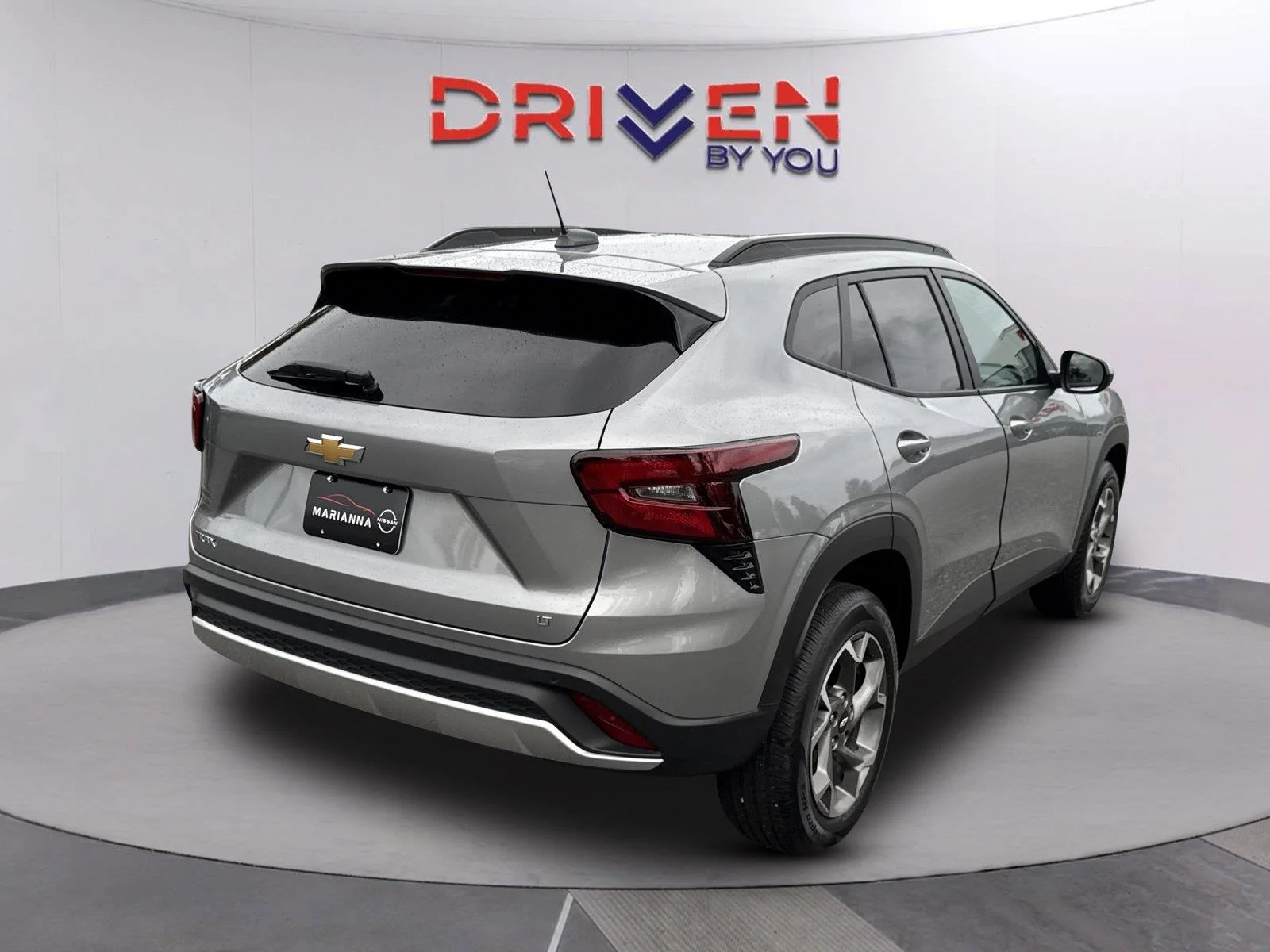 Used 2025 Sterling Gray Metallic Chevrolet LT image 3