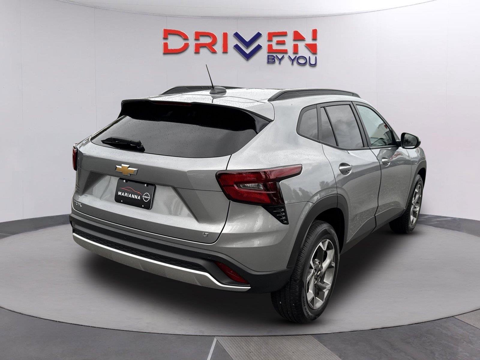 Used 2025 Sterling Gray Metallic Chevrolet LT image 3