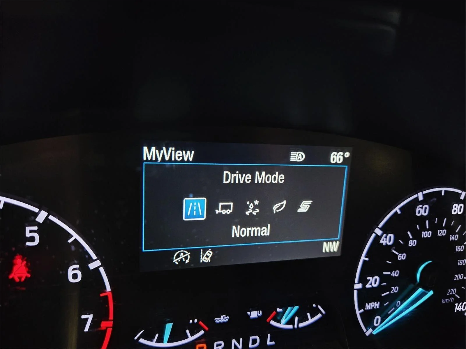 Used 2022 Oxford White Ford XL image 26