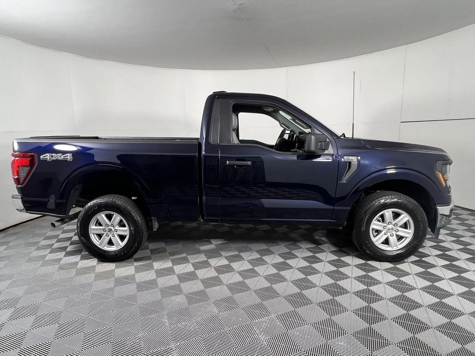 Used 2025 Antimatter Blue Ford XL image 12