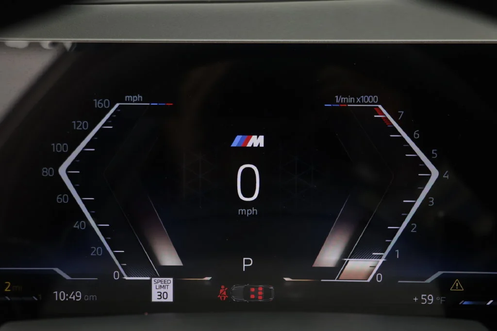 New 2027 MINERAL WHITE BMW xDrive40i image 8