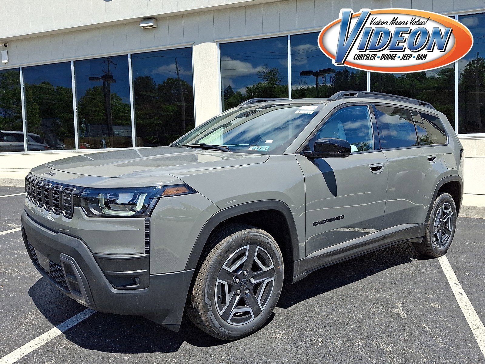 New 2026 Sting-Gray Clear-Coat Exterior Paint Jeep Limited image 1