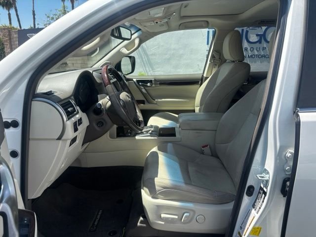 Used 2019 Starfire Pearl Lexus 460 image 10