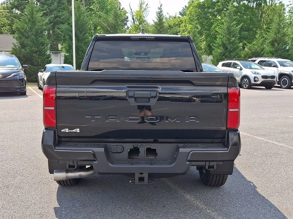2026 Toyota Tacoma SR5 - Photo 7