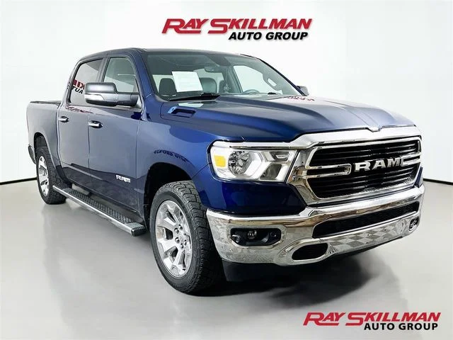 2020 RAM 1500 Big Horn/Lone Star 4x4 Crew Cab 5'7's photo