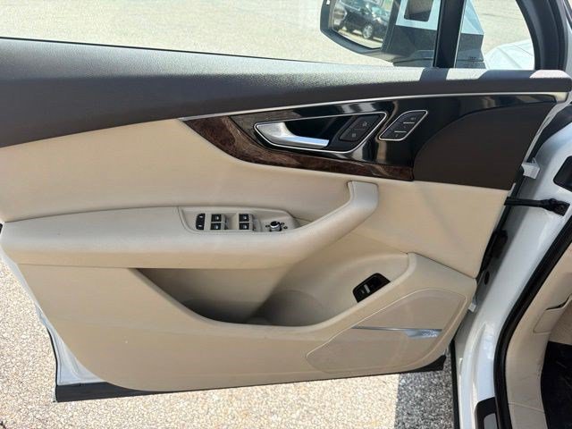 Used 2018 White Audi Prestige image 11