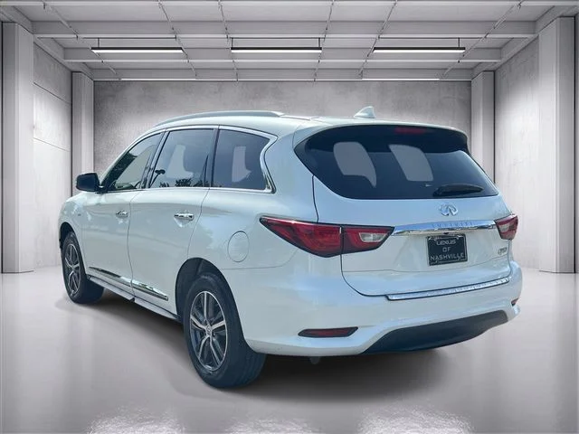 Used 2017 White INFINITI Base image 5