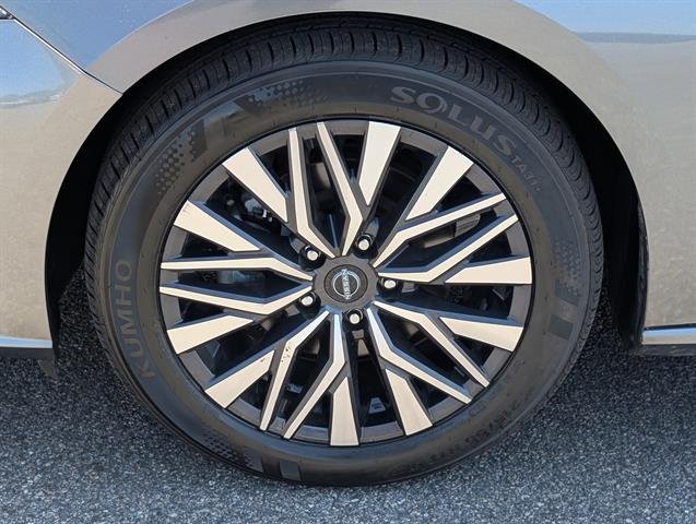 2023 Nissan Altima SV - Photo 13