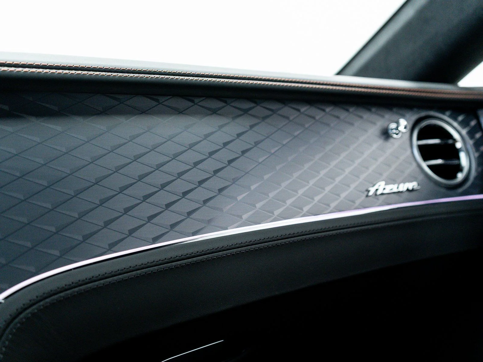 New 2026 Tourmaline Green - by Mulliner Bentley Azure image 34
