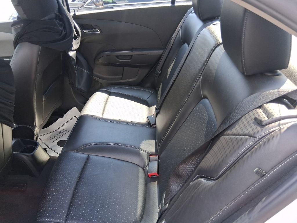 Used 2014 White Chevrolet LTZ image 16