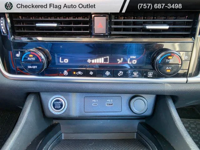 Used 2021 Pearl White Nissan SV image 17