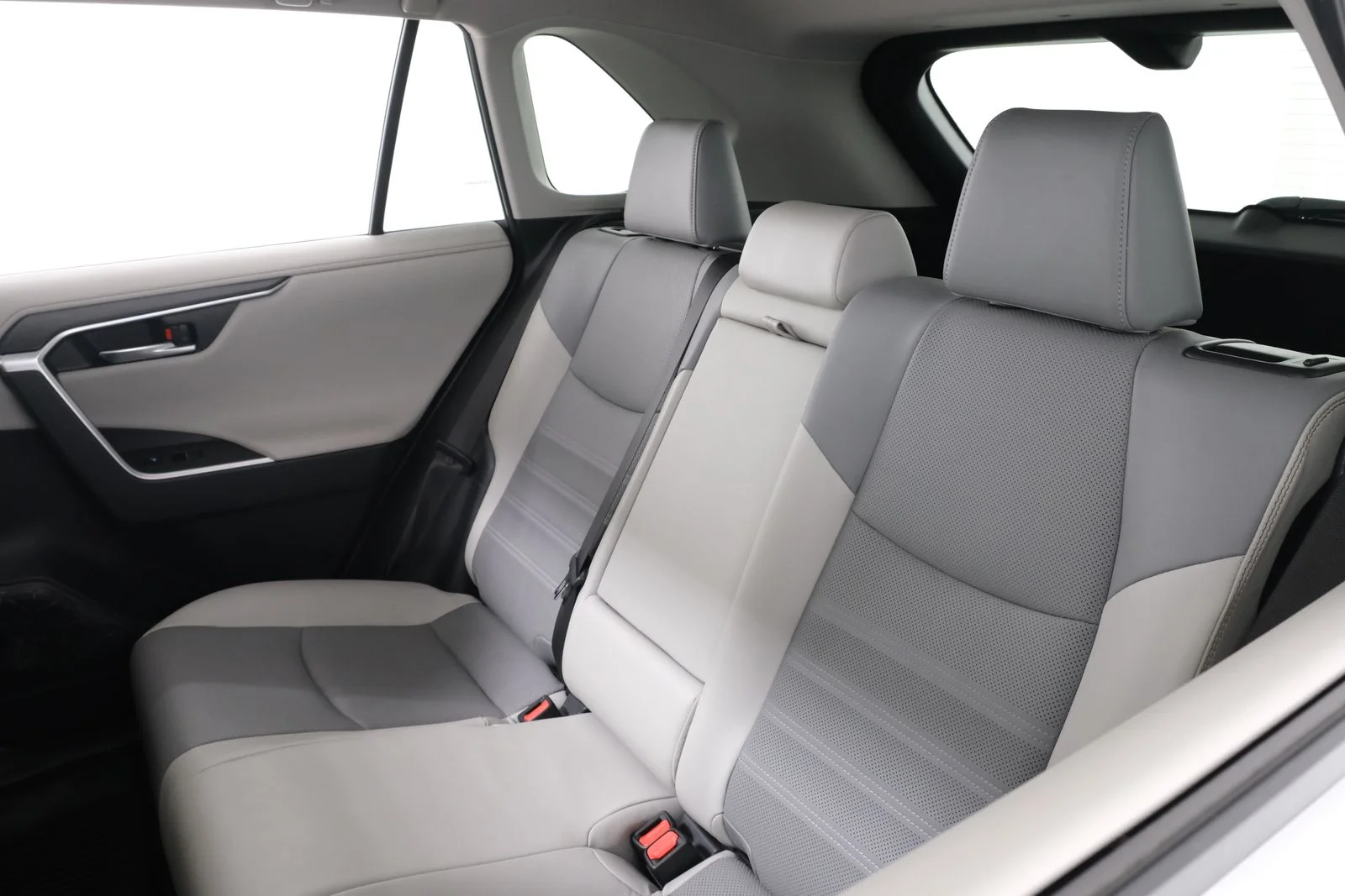 Used 2019 Silver Toyota Limited image 33