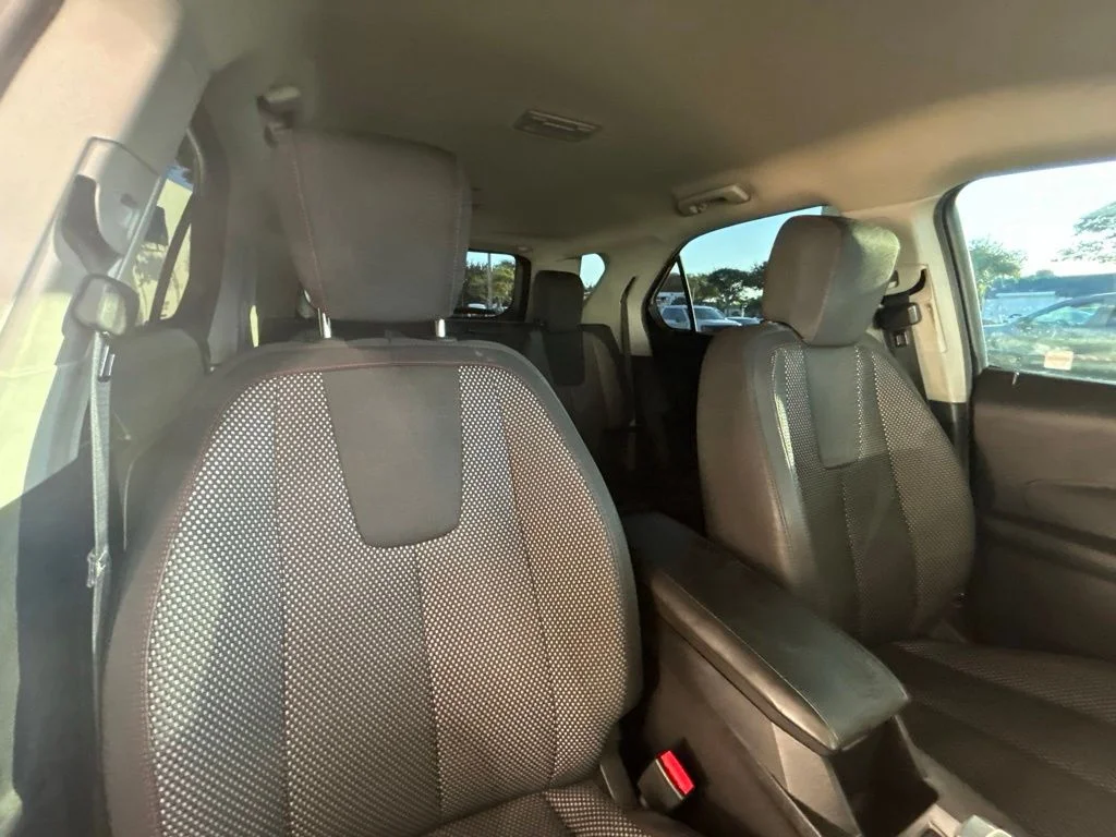 Used 2015 Blue Velvet Metallic Chevrolet LT image 25