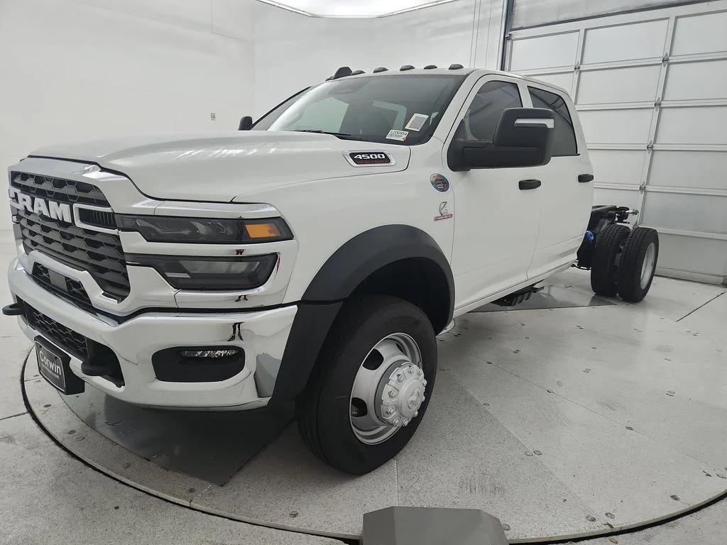 New 2026 Bright White Clear-Coat Exterior Paint RAM Tradesman image 4