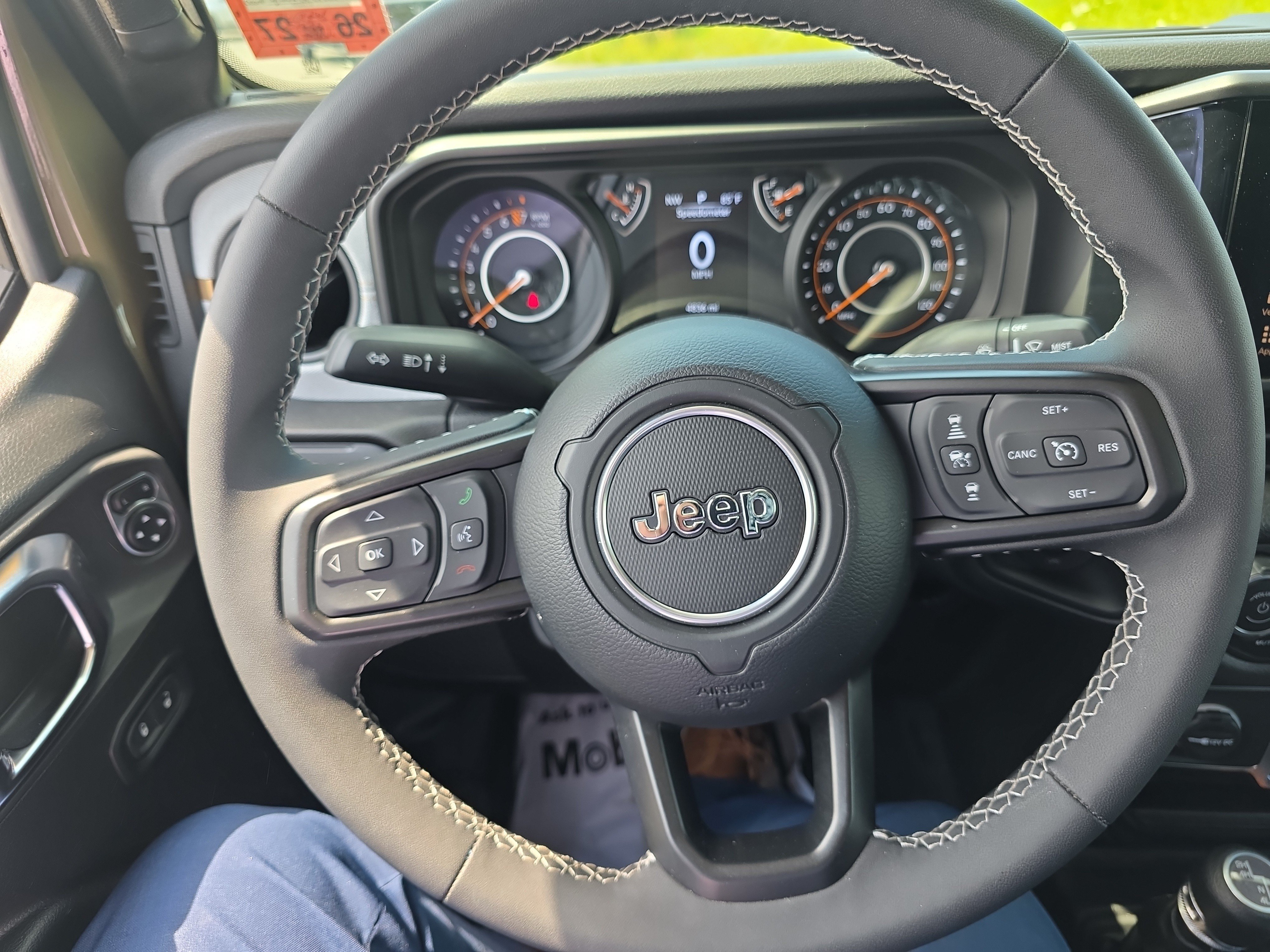 Used 2025 41 Jeep Sport S image 12