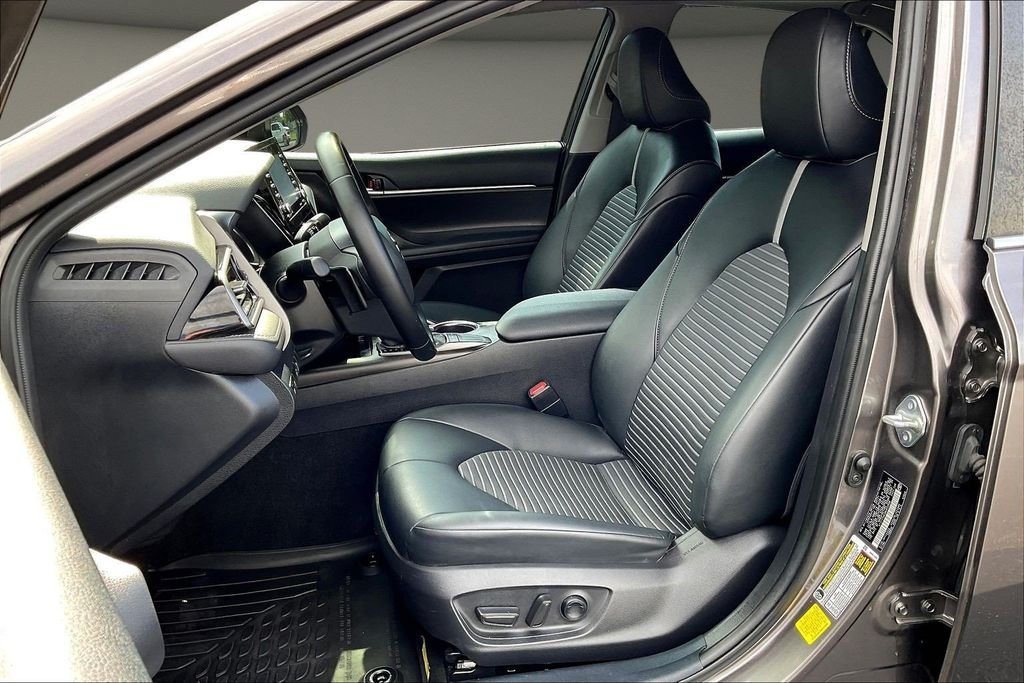 Used 2022 Gray Toyota SE image 25