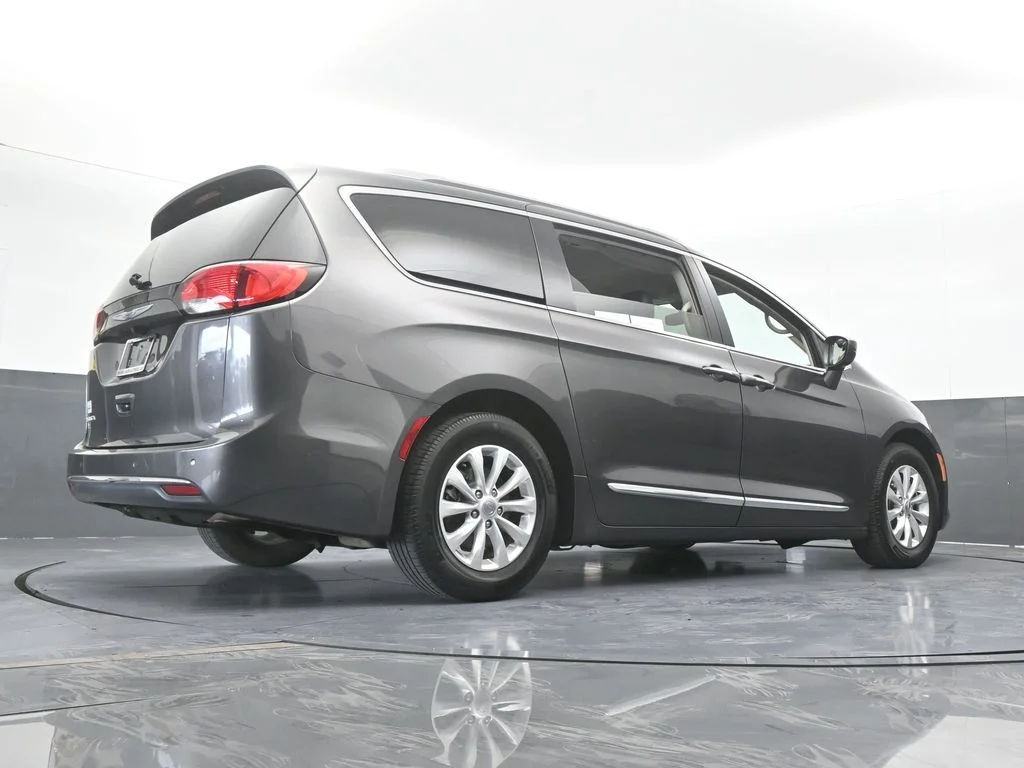 Used 2019 Granite Crystal Metallic Clearcoat Chrysler Touring L image 64