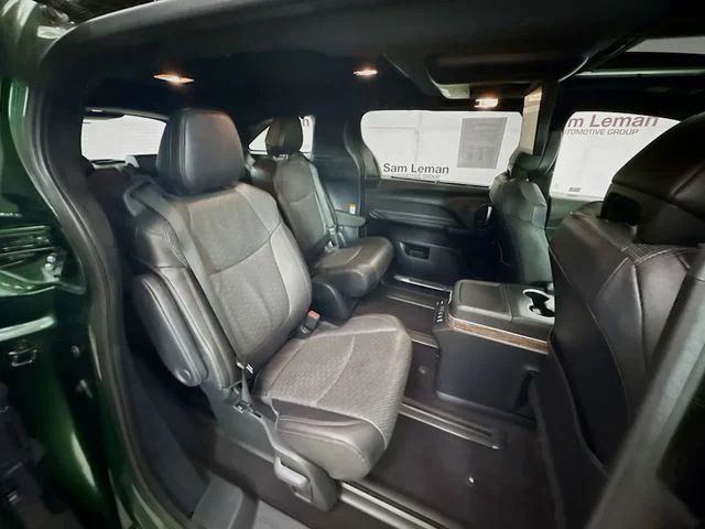 Used 2025  Toyota Platinum image 30