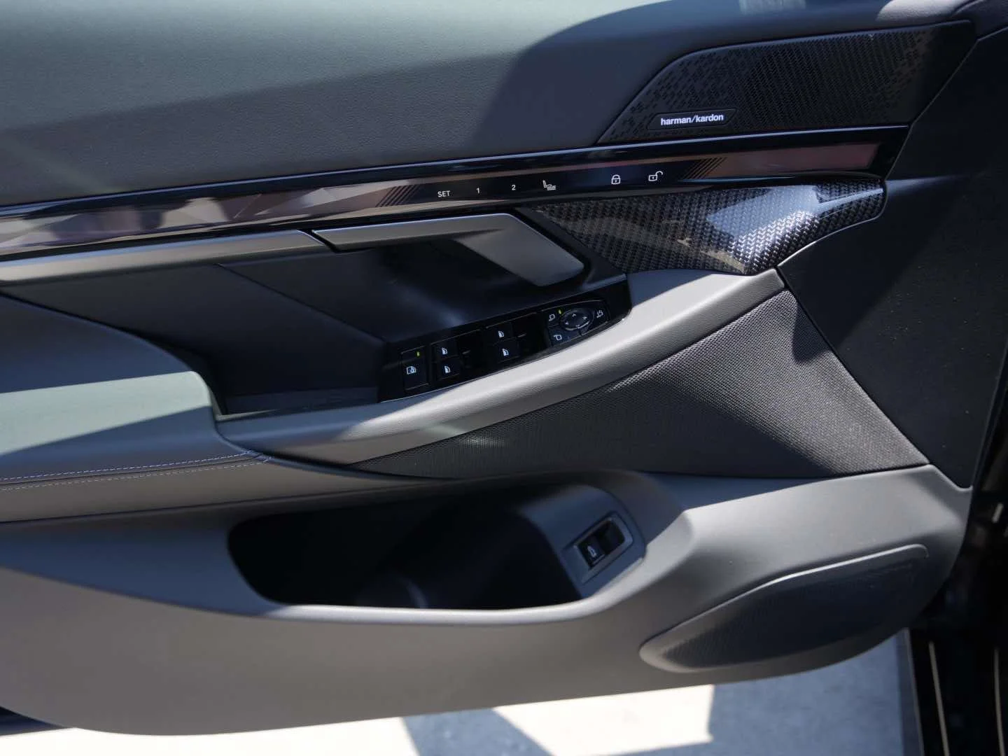 New 2027 Black Sapphire Metallic BMW eDrive40 image 11