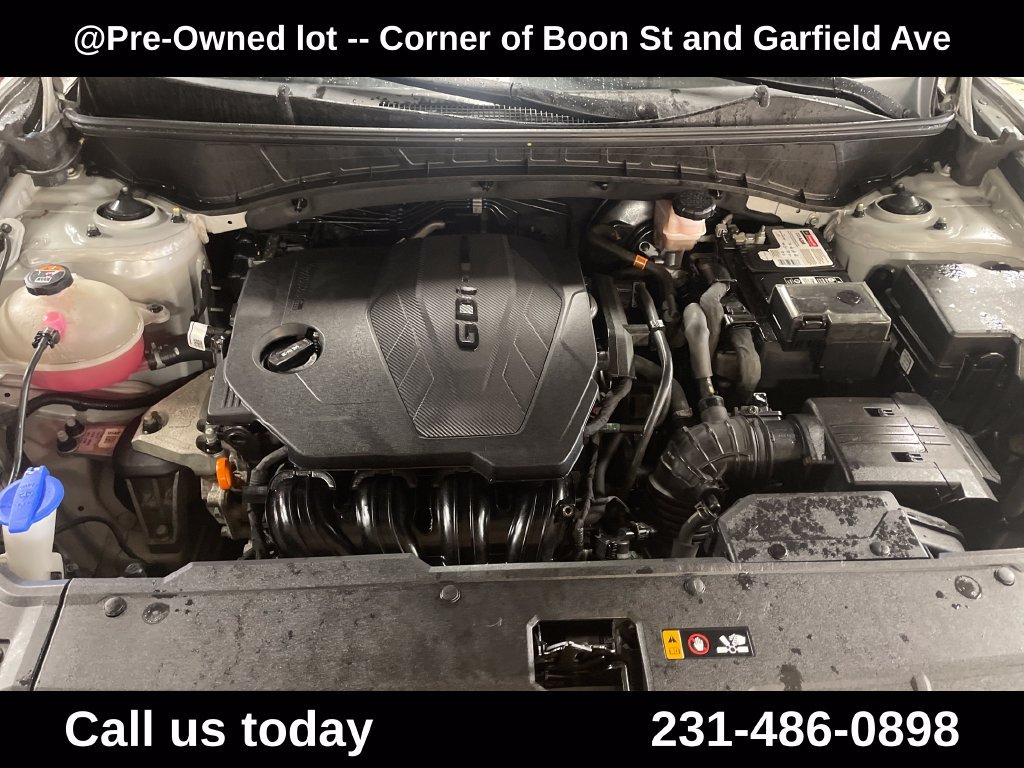 Used 2022 Silver Hyundai Limited image 18