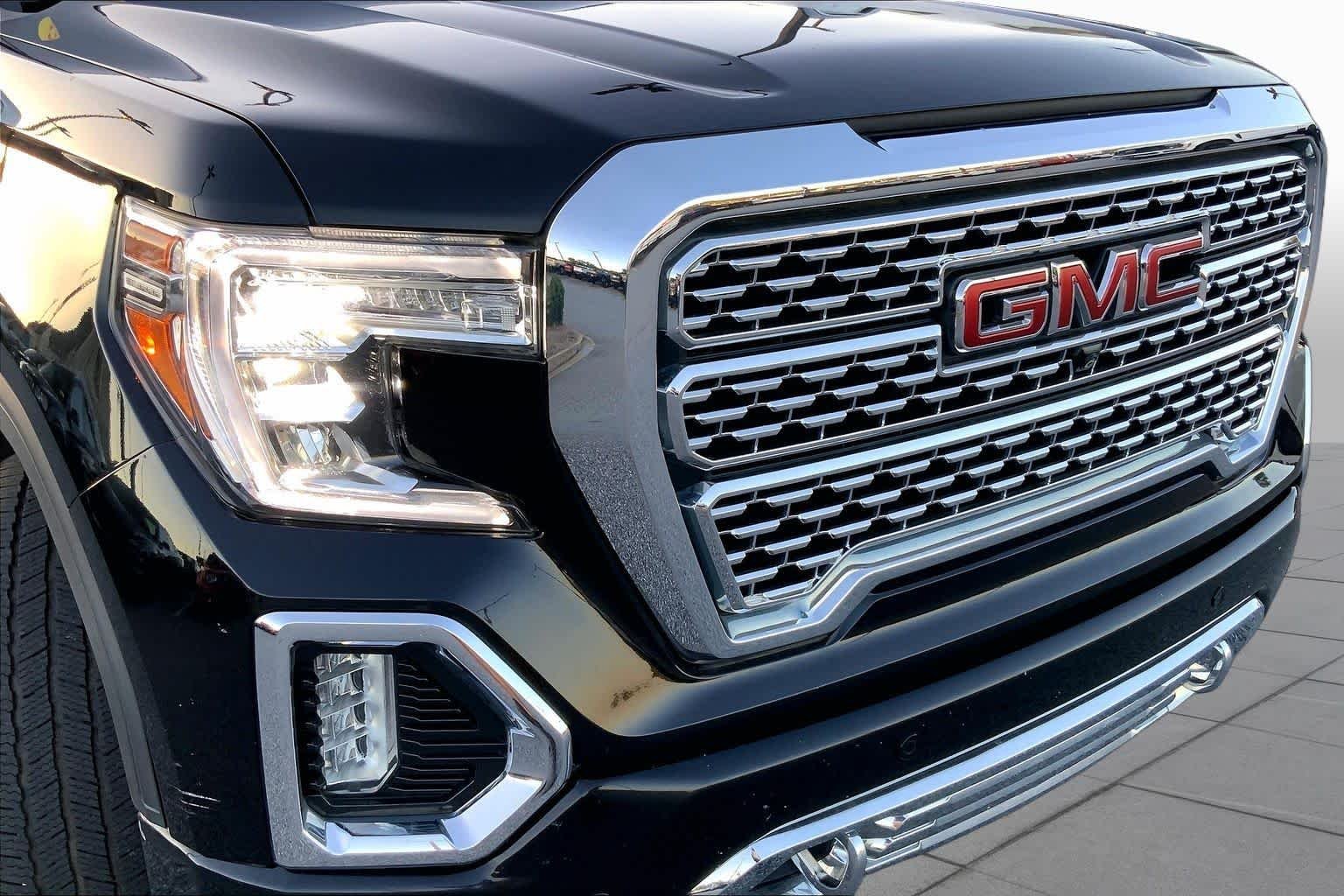 Used 2021 Onyx Black GMC Denali image 29