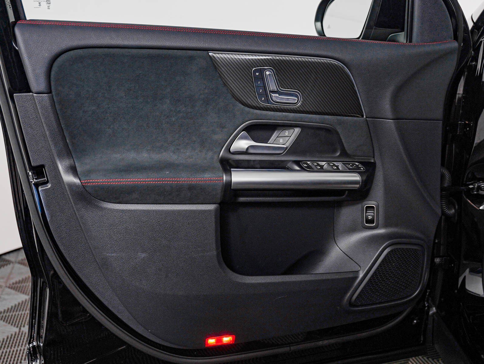 Certified Used 2025 Night Black Mercedes-Benz GLA 250 image 21
