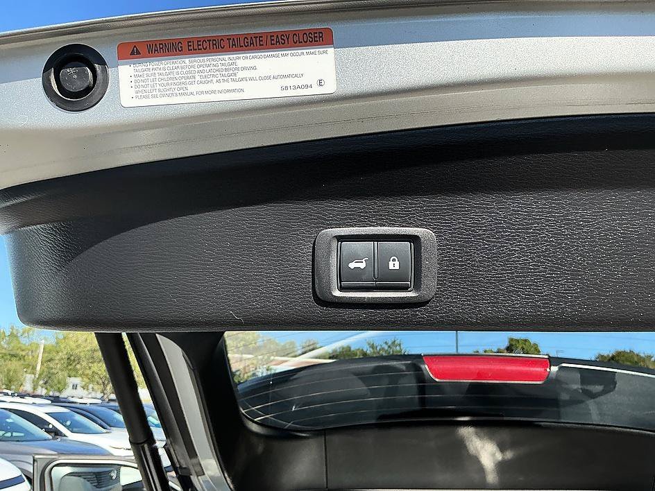 Used 2022 Silver Mitsubishi SEL image 29