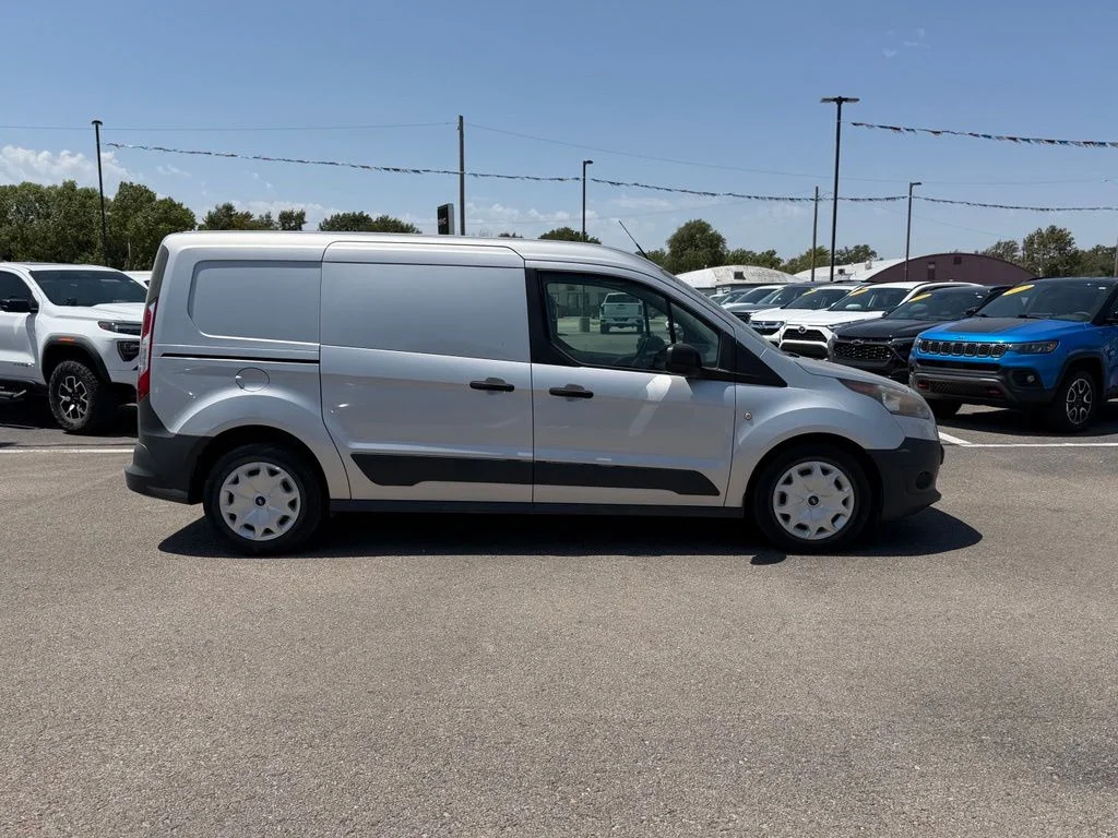 Used 2016 Silver Ford XL image 2