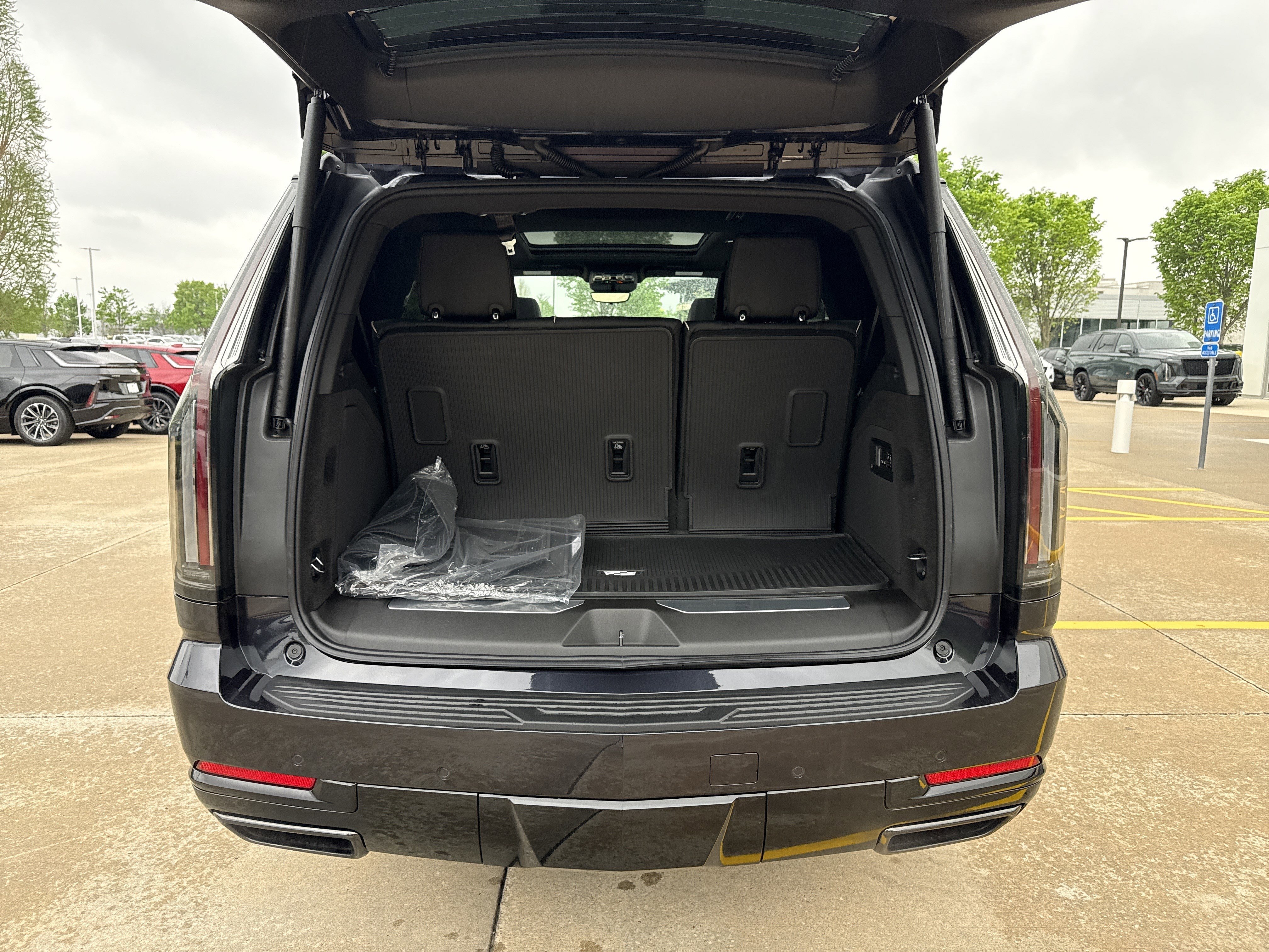 2026 Cadillac Escalade Sport - Photo 20