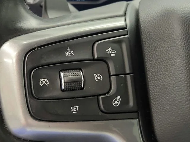 Used 2025 Summit White Chevrolet RST image 29