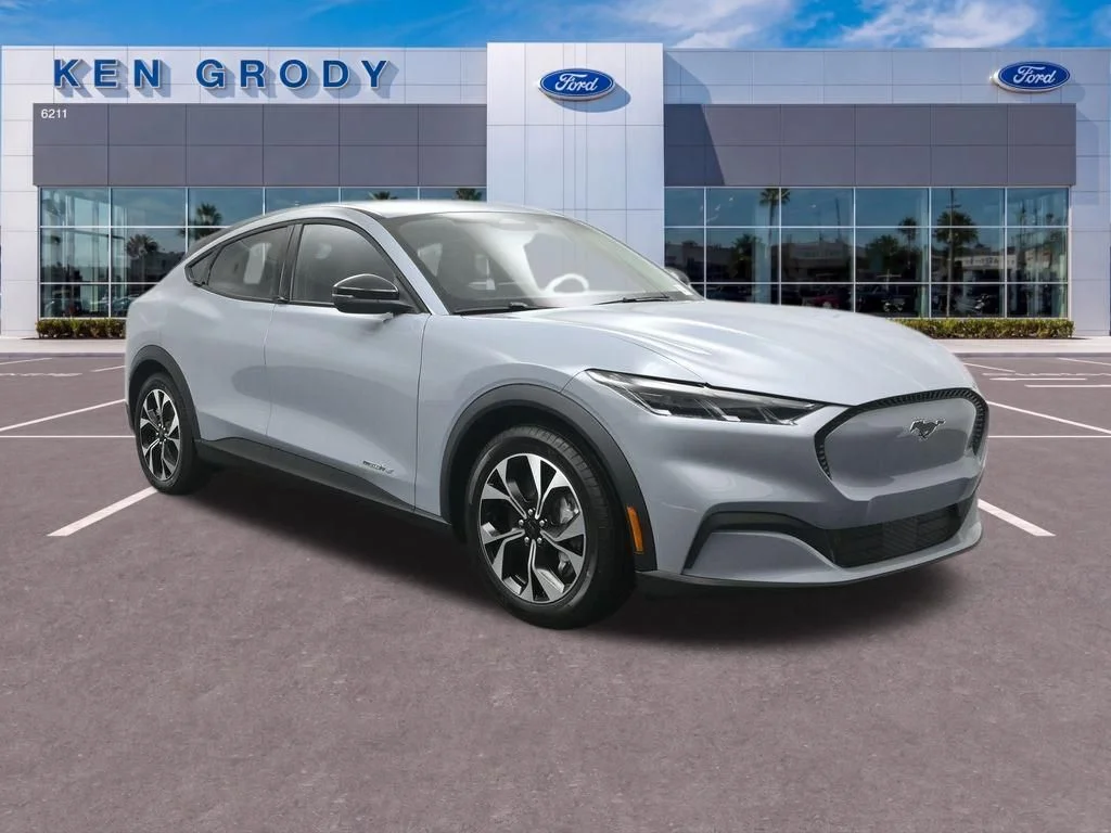 New 2026 Gray Ford Select image 1