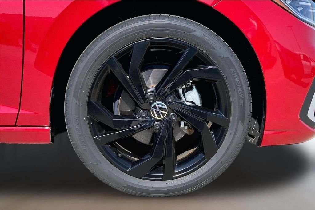 New 2026 Kings Red Metallic Volkswagen 1.5T SE image 13