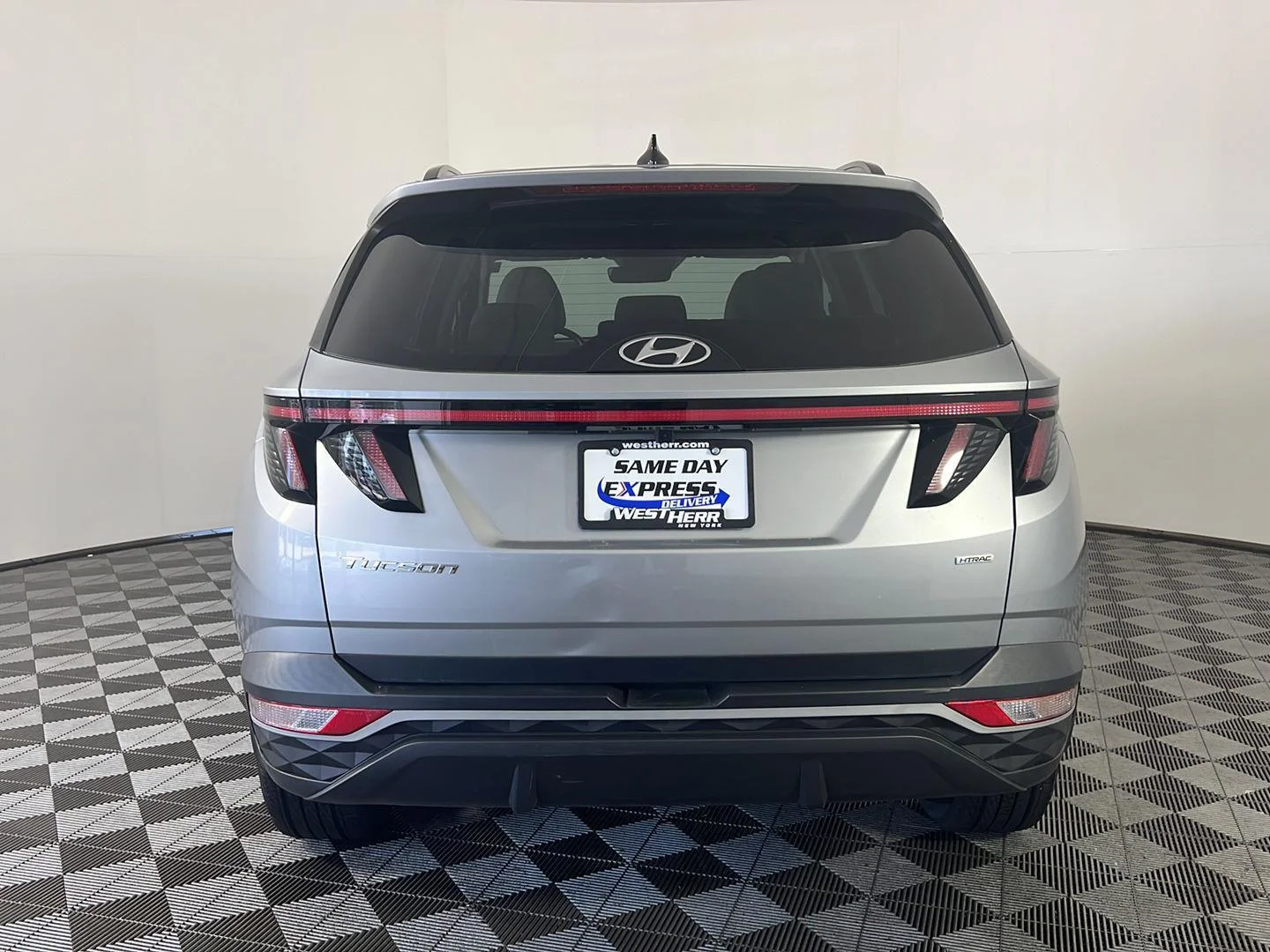 Used 2023 Shimmering Silver Hyundai SEL image 4