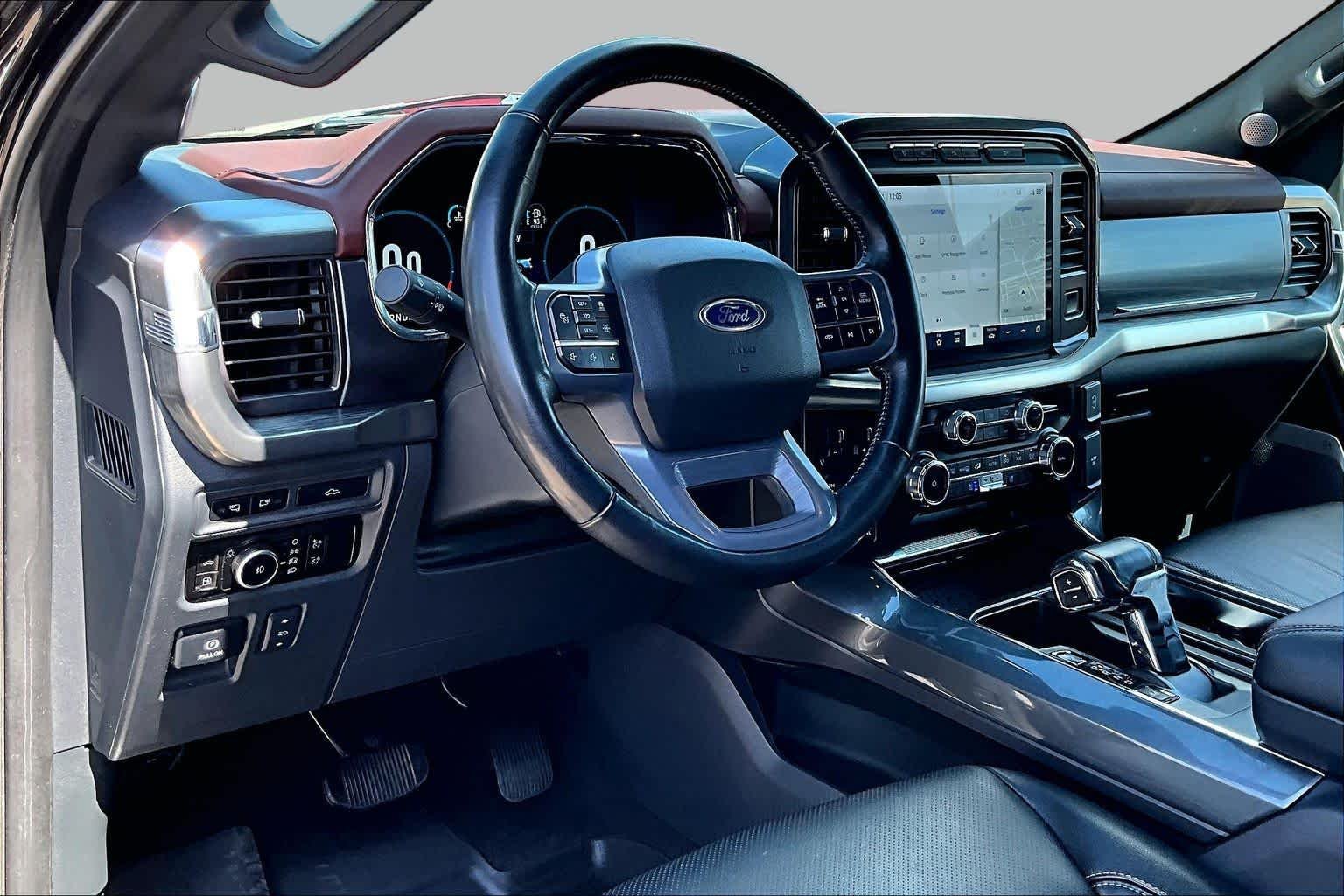 Used 2023 Agate Black Metallic Ford LARIAT image 18