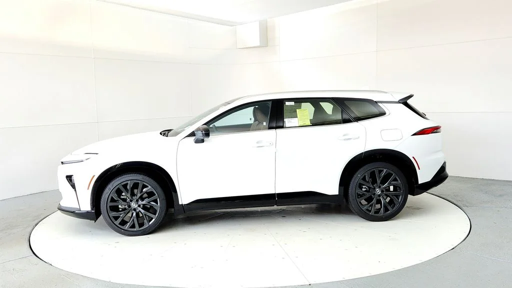 New 2026 Oxygen White Toyota Limited image 3