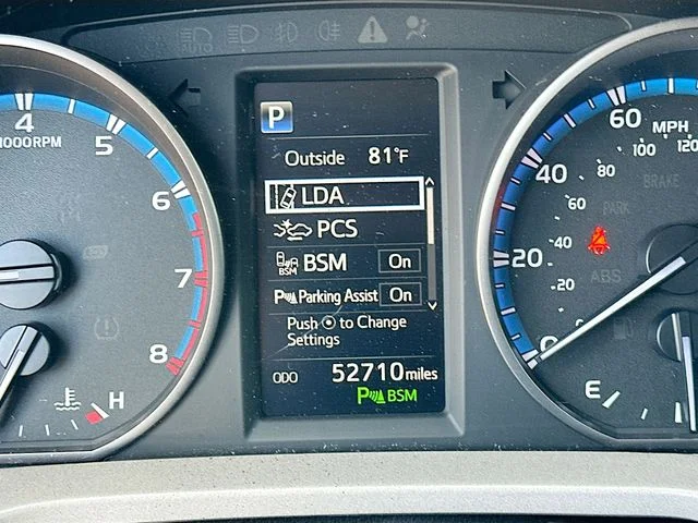 Used 2018 Gray Toyota XLE image 12