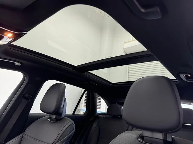 New 2027 Silver Mercedes-Benz GLC 300 image 5